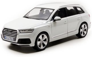 AUDI - Q7 2015